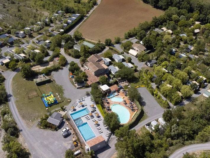 Mobil home pour 4 personnes, avec bassin pour enfant