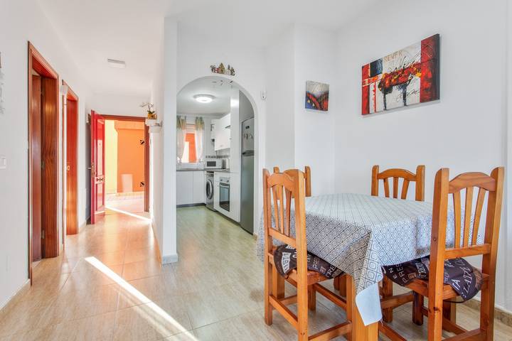 Apartamento entero, Apartamento Vacacional 'Los Tinajones' con Vistas al Mar, Piscina y Wi-Fi in Parque Holandés, La Oliva