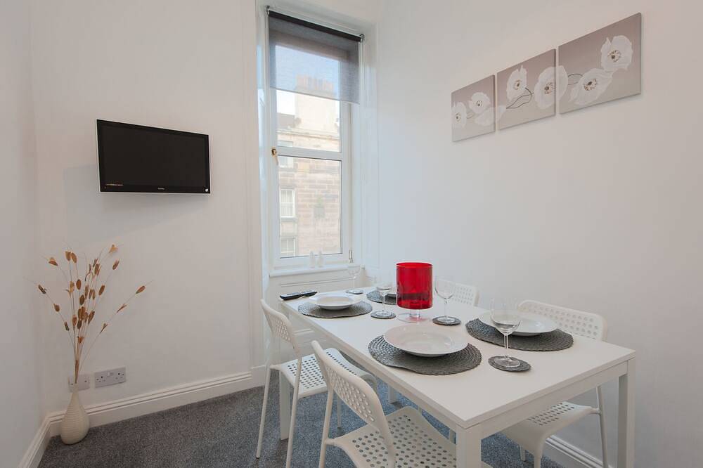 Geheel appartement, Echte City Centre appartement met 2 slaapkamers in Edinburgh, Lothian