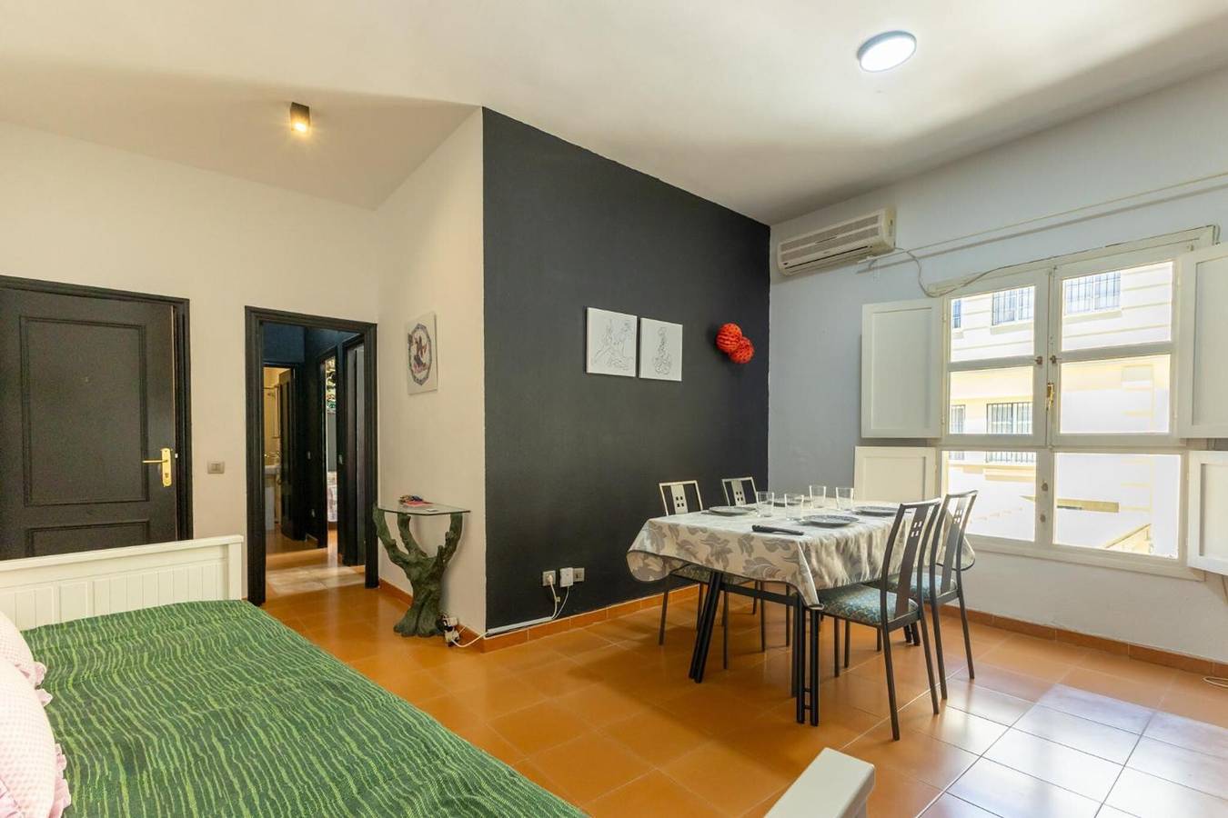 Apartamento entero, Apartamento 'Conde Center Premium Suites' con Wi-Fi y aire acondicionado in Casco Antiguo, Sevilla