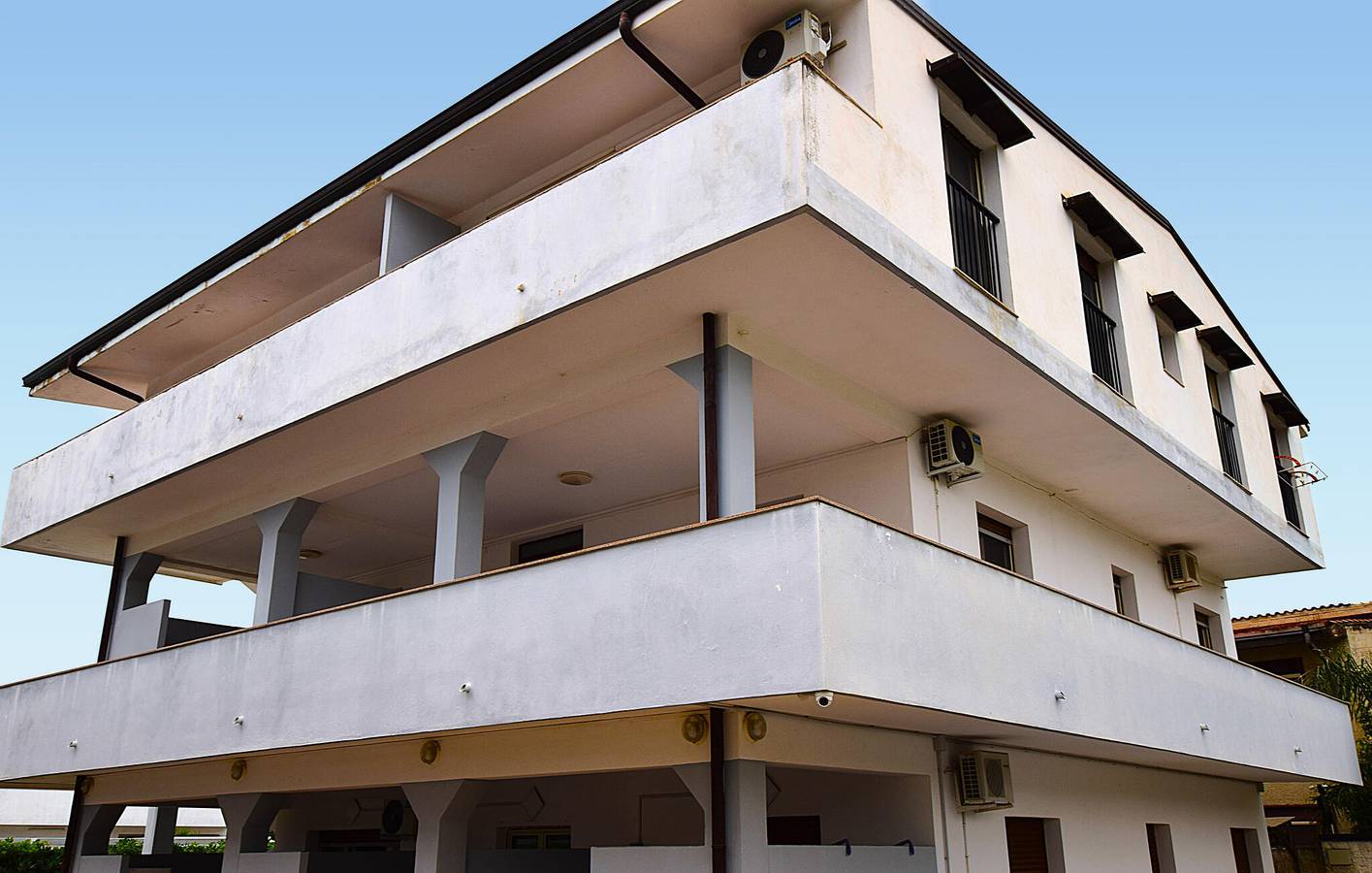 Ganze Ferienwohnung, Rückzugsort mit Meerblick, Pool und Parkplatz, 2,5 km zum Strand in Palmi, Reggio Calabria Provinz