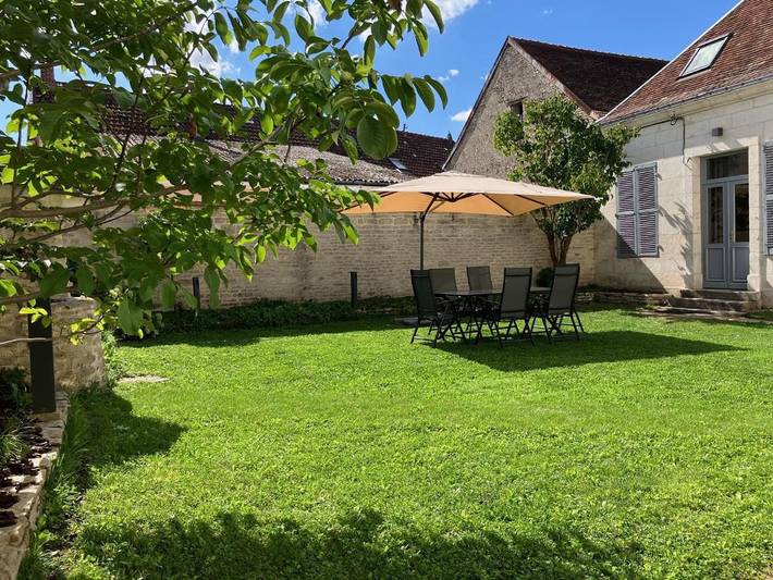 Location de vacances pour 8 personnes, avec vue ainsi que piscine et jardin à Les Riceys - 2