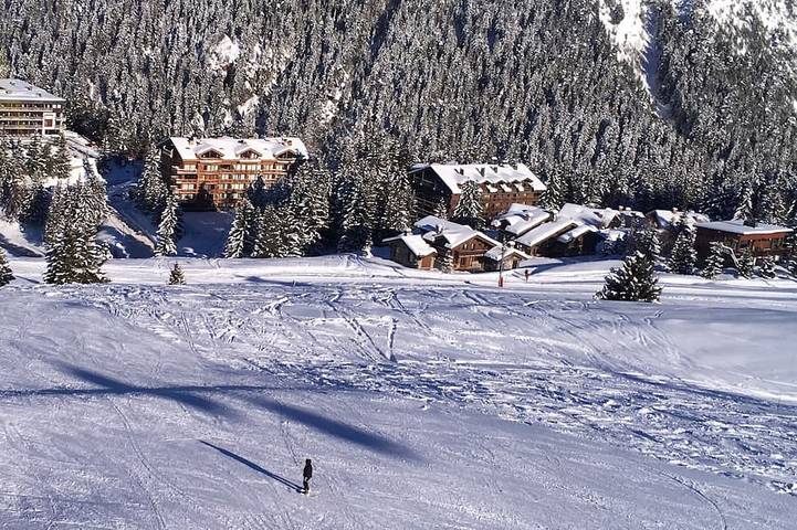 Gîte pour 4 personnes, avec piscine ainsi que jardin et balcon dans Courchevel 1650 (Moriond)