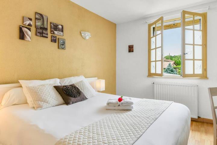 Hôtel pour 2 personnes, avec terrasse et jardin, animaux acceptés à Estang - 3