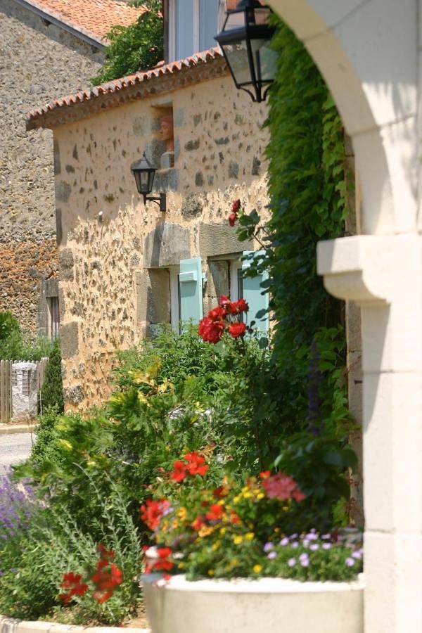 Location de vacances pour 7 personnes, avec piscine et jacuzzi ainsi que jardin et sauna à Saint-Martial-de-Valette - 4