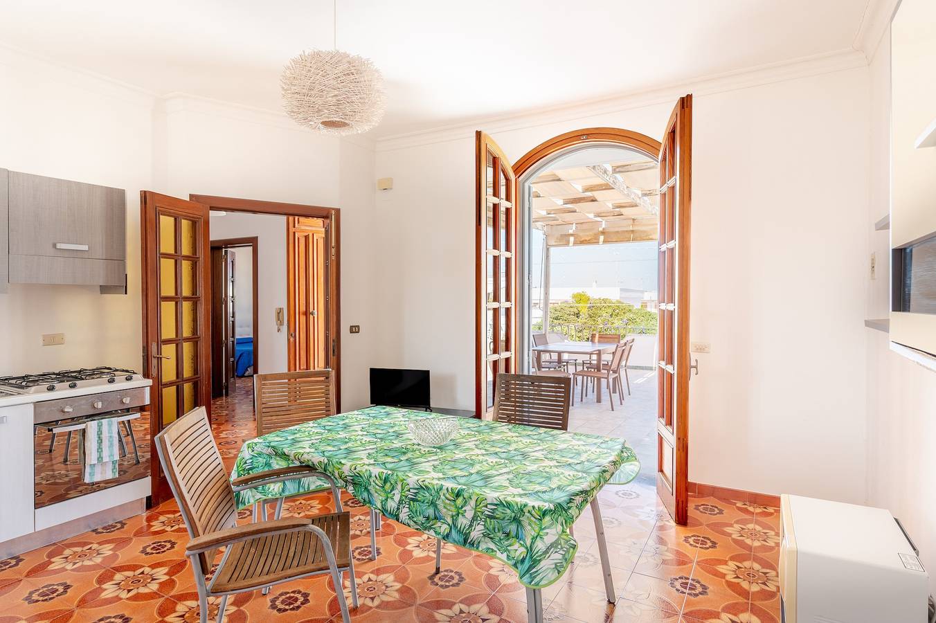 Appartamento intero, Appartamento 'Casa Virgilio' con Terrazza Privata, Giardino Privato e Aria Condizionata in Torre dell'Orso, Melendugno