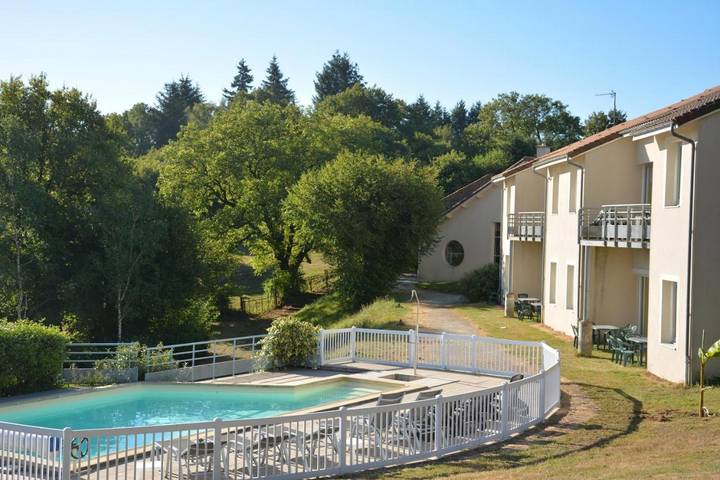Gîte pour 6 personnes, avec vue ainsi que piscine et jardin à Blondeur - 2