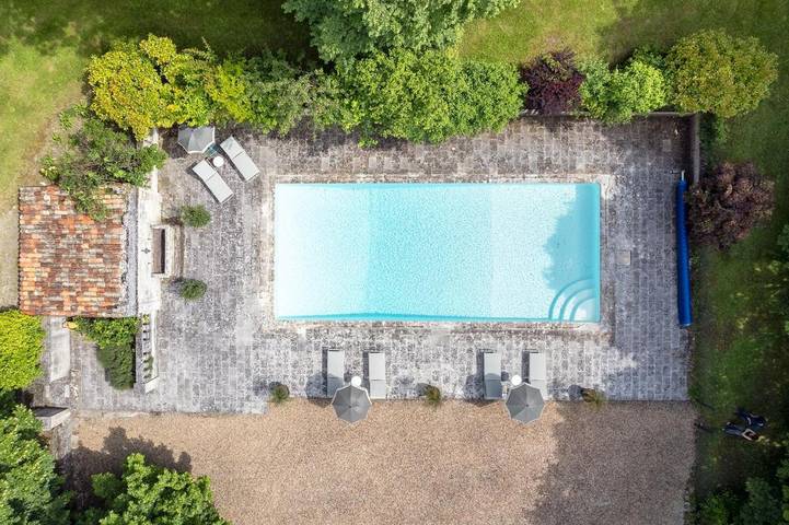 Location de vacances pour 2 personnes, avec piscine et vue ainsi que jardin et terrasse à Grand-Brassac - 2