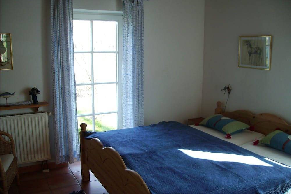 Ganze Wohnung, Ferien unter dem Reetdach - Wohnung 1 in Altenkirchen, Rügen