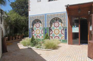 Holiday letting for 3 people, with view and pool as well as children pool and garden in Tangier