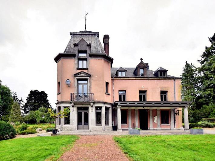 Location de vacances pour 32 personnes, avec sauna et terrasse ainsi que jacuzzi et jardin à Chiny - 3