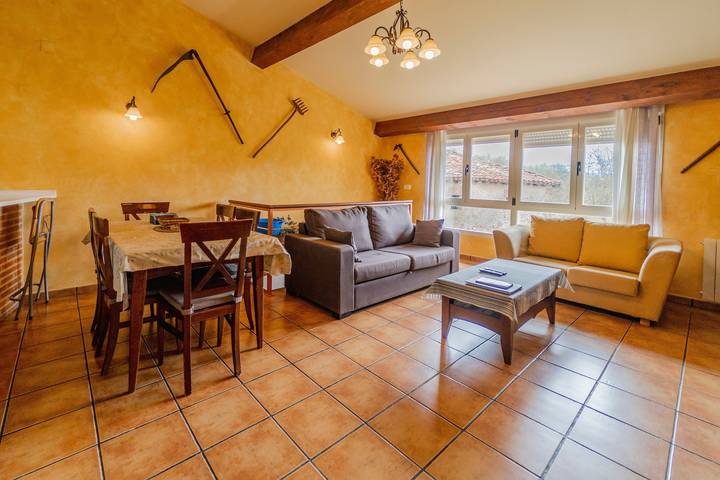 Casa rural para 7 personas, con Balcón además de Jacuzzi y Jardín en Provincia de Burgos - 3