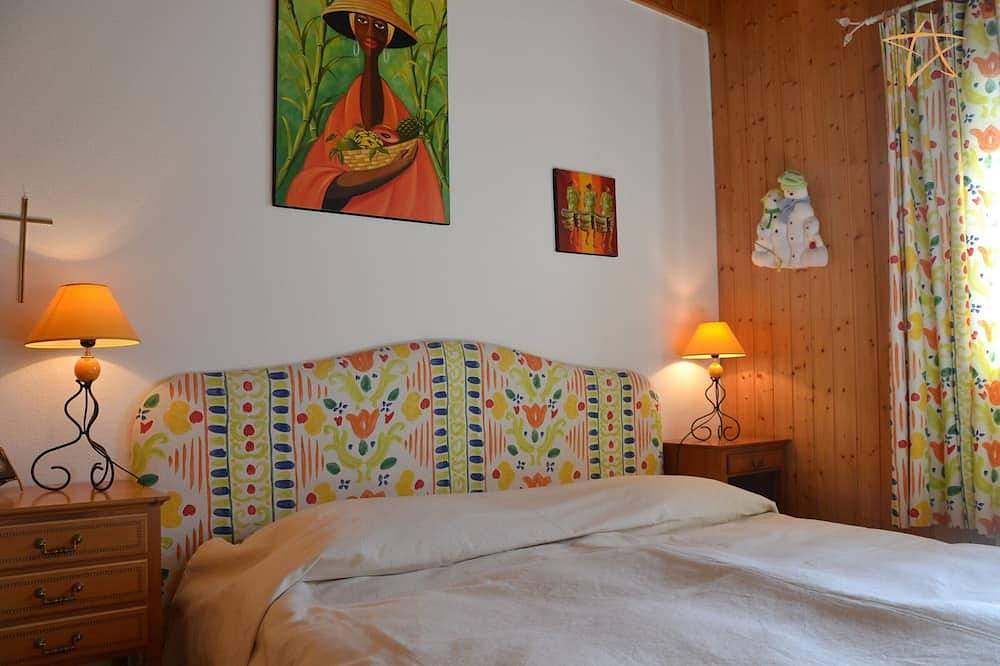 Ganze Wohnung, Aussen : Wohnung für 4-6 Personen, im Dorfzentrum, Südbalkon mit schöner Aussicht,  -​Innen : ca. 65 in Saint Luc, Anniviers