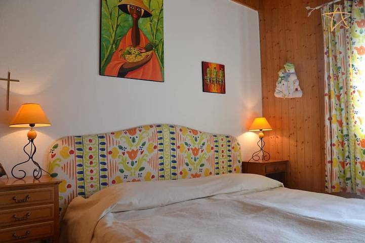 Ganze Wohnung, Aussen : Wohnung für 4-6 Personen, im Dorfzentrum, Südbalkon mit schöner Aussicht,  -​Innen : ca. 65 in Saint Luc, Anniviers