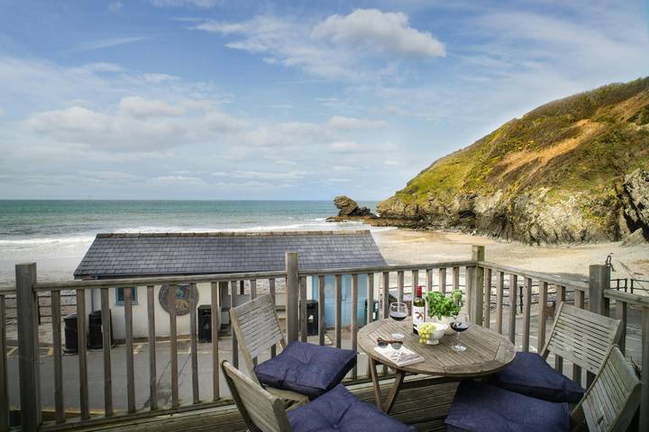 Cottage for 6 people, with balcony in Llangrannog
