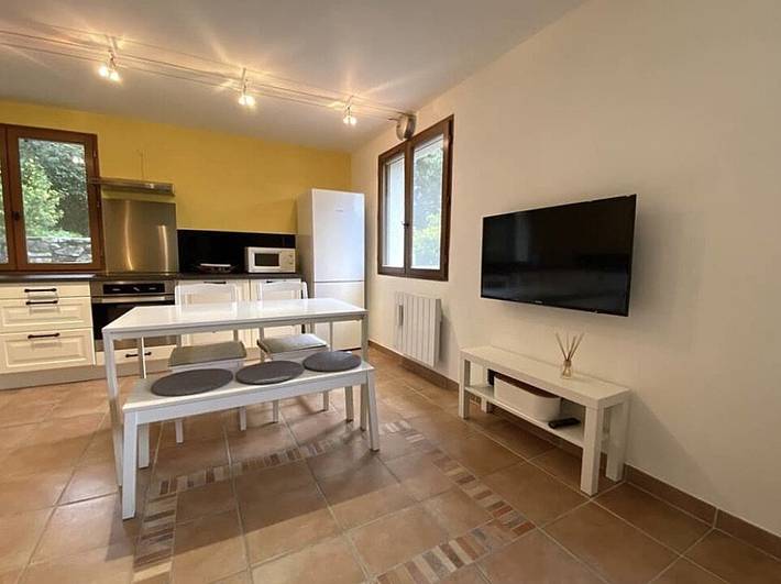 Gîte pour 4 personnes, avec terrasse ainsi que jardin et piscine dans l' Hérault - 4