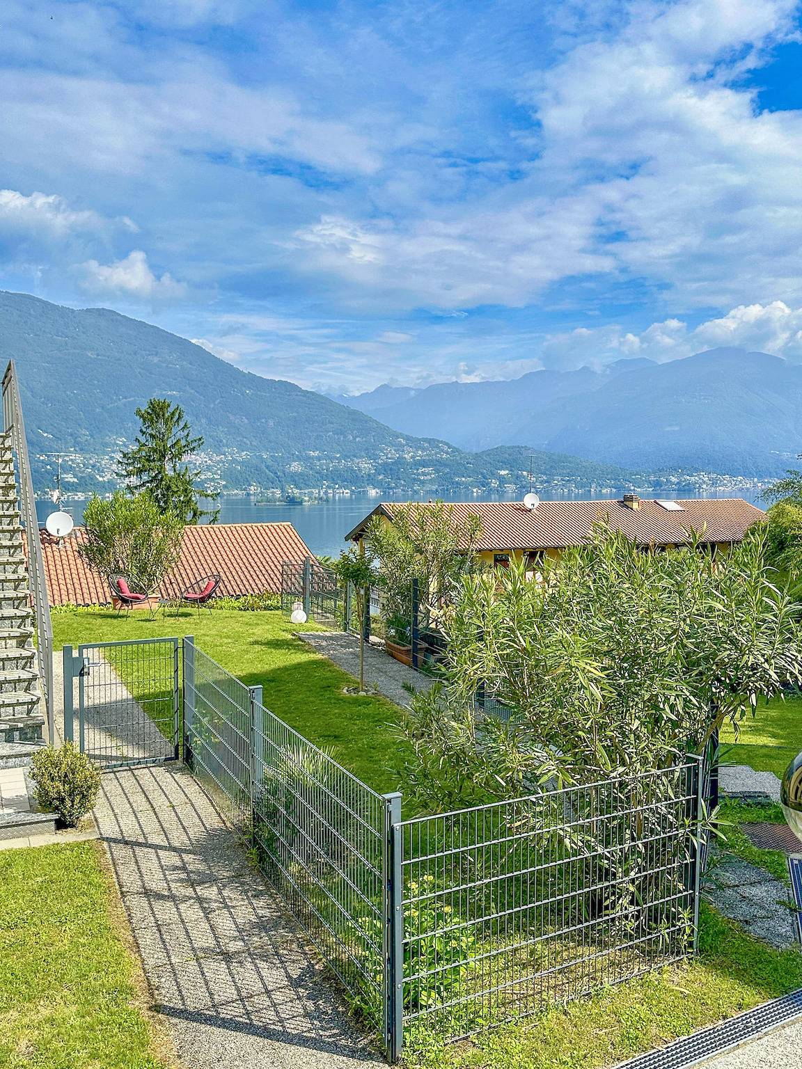 Ganze Wohnung, Residenz La Fonte Nr. 13 in Pino sulla Sponda del Lago Maggiore, Maccagno con Pino e Veddasca