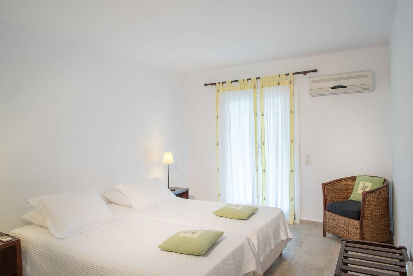 Villa für 4 Personen mit Balkon in Sporaden