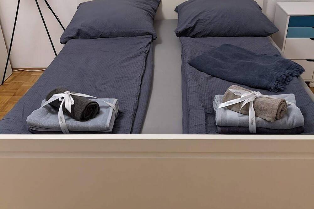 Ganze Wohnung, Altbau am Main in Würzburg, Fränkisches Weinland