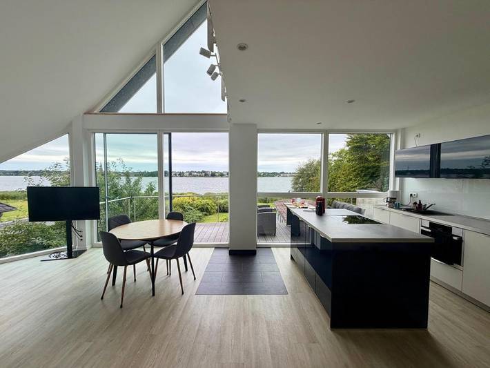 Ferienwohnung für 6 Personen, mit Balkon und Terrasse sowie Garten und Ausblick