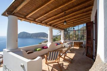 Beach House for 3 People in Aeolian Islands, Lipari, Photo 3