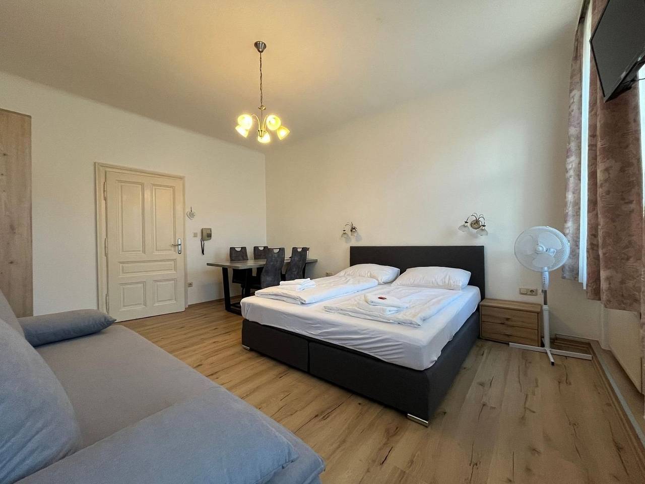 Ganze Ferienwohnung, Mariazellerhof Room 103 in Sankt Pölten, Mostviertel Region