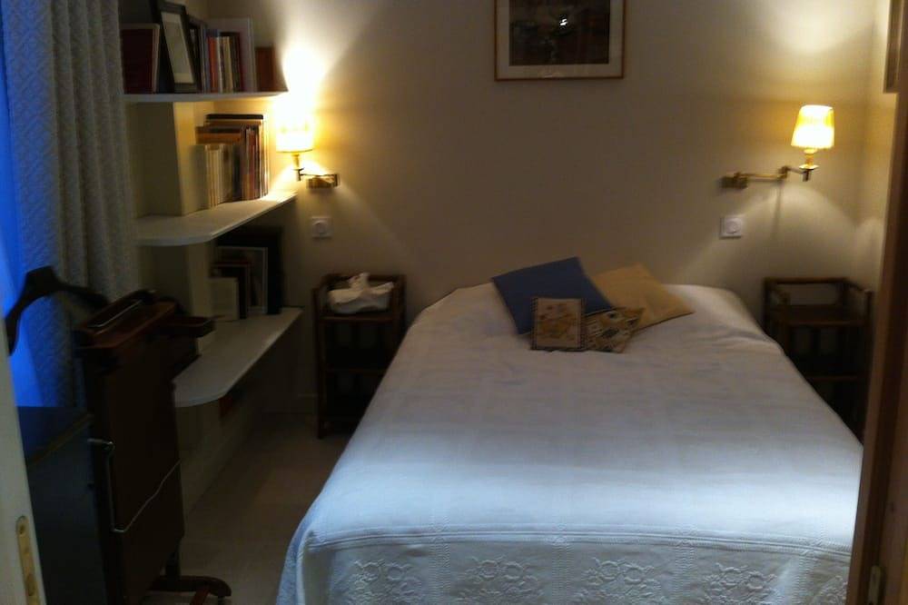 Belle chambre Montparnasse-Raspail dans Immeuble en pierre de taille a Paris in Quartier du Montparnasse, Paris