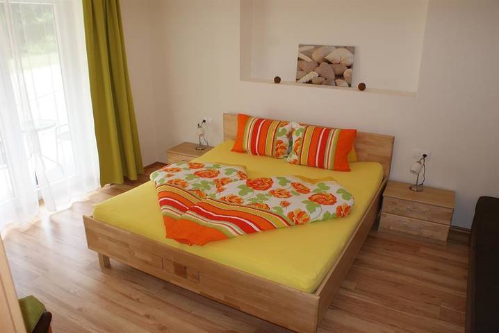 Ferienwohnung für 4 Personen, mit Garten und Terrasse sowie Ausblick, kinderfreundlich - 1