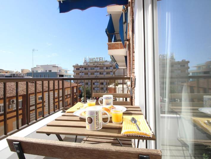 Apartament wakacyjny dla 4 osób, z Widok na ocean i Taras w Rincón de la Victoria