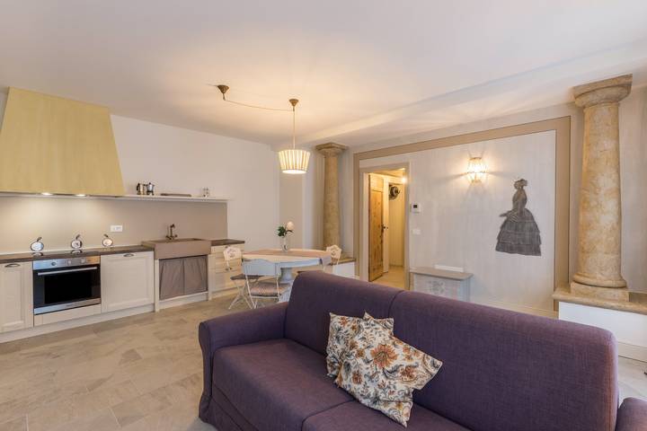 Casa vacanza per 4 persone, con Giardino a Desenzano del Garda