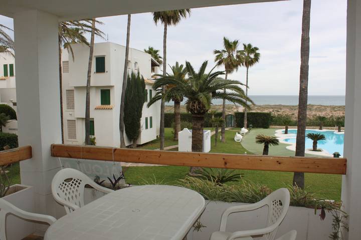 Apartamento para 5 personas, con vistas al mar y piscina además de jardín y terraza, Se admiten mascotas en Playa Xeraco