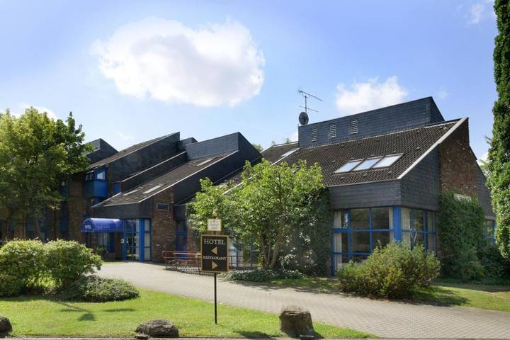 Hotel, mit Terrasse und Garten