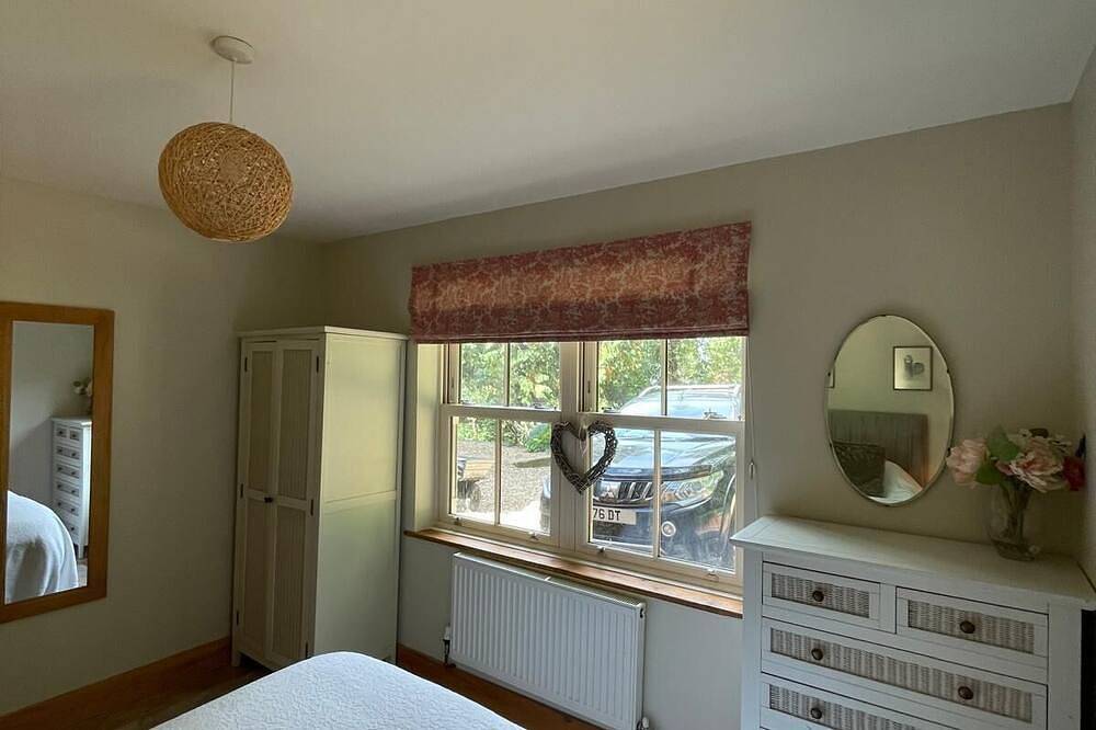 Cosy Woodland Retreat | 10 mins from Cheltenham Promenade | Dog Friendly in Shurdington, Gloucestershire