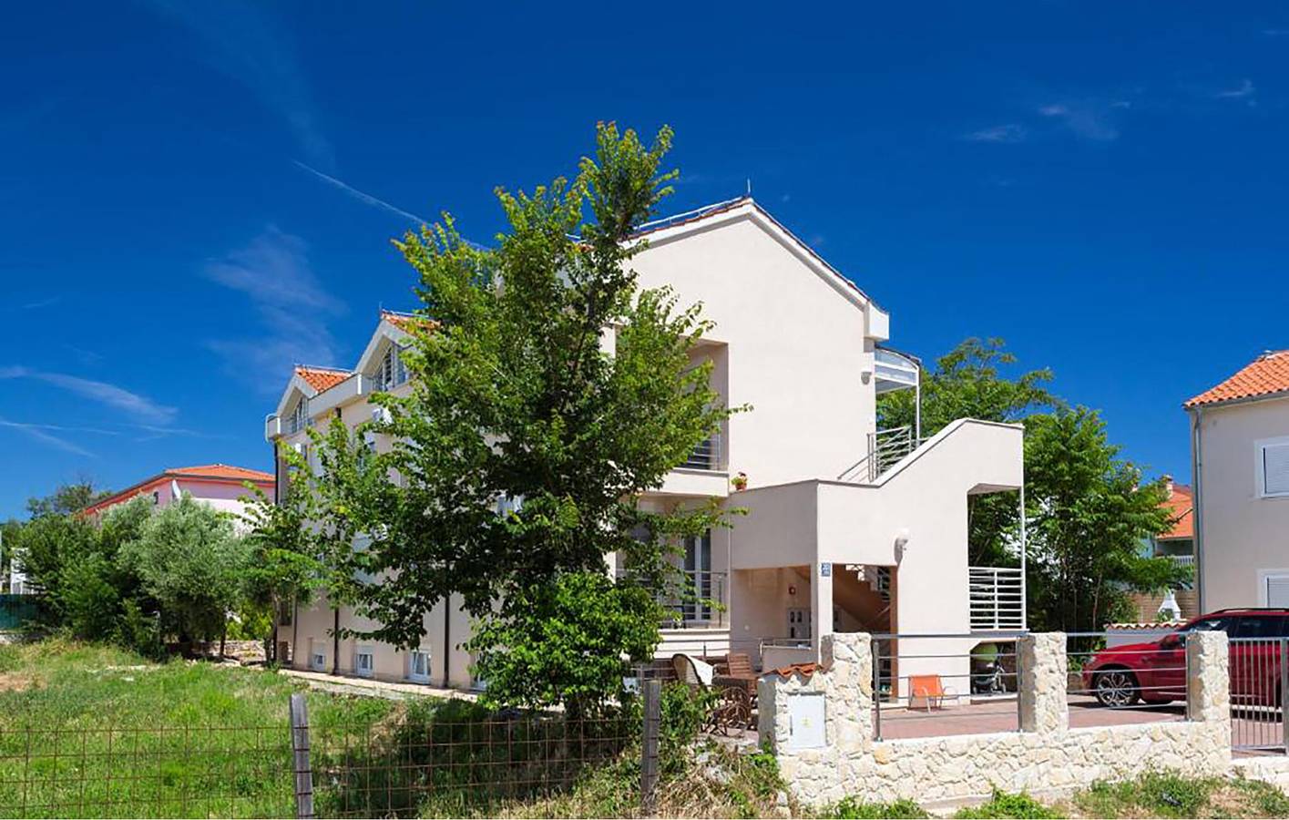 Geheel vakantieappartement, Charmant appartement met terras en panoramisch uitzicht, op 1,5 km van het strand van Bijela in Medulin City, Medulin