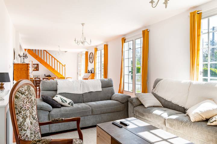 Maison de vacances pour 10 personnes, avec jardin dans Périgord Blanc