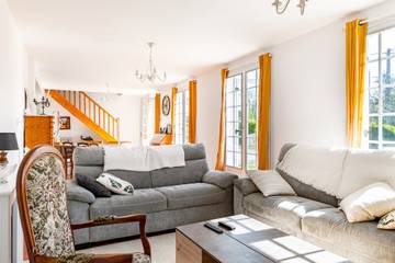 Location de vacances pour 10 personnes, avec jardin à Coulounieix-Chamiers