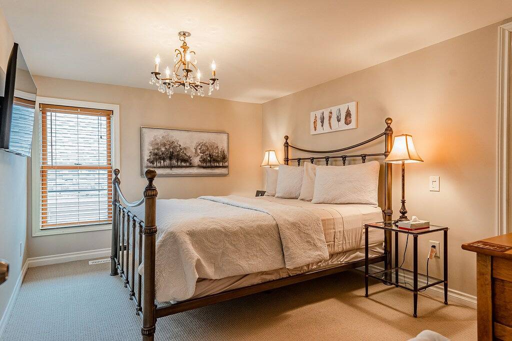 Summerhill House - Next to Queen Street in Niagara-on-the-Lake, Niagara Fälle