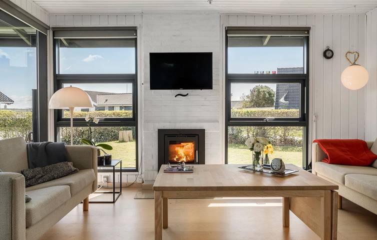 Ferienhaus für 6 Personen, mit Terrasse und Garten in Høll - 4