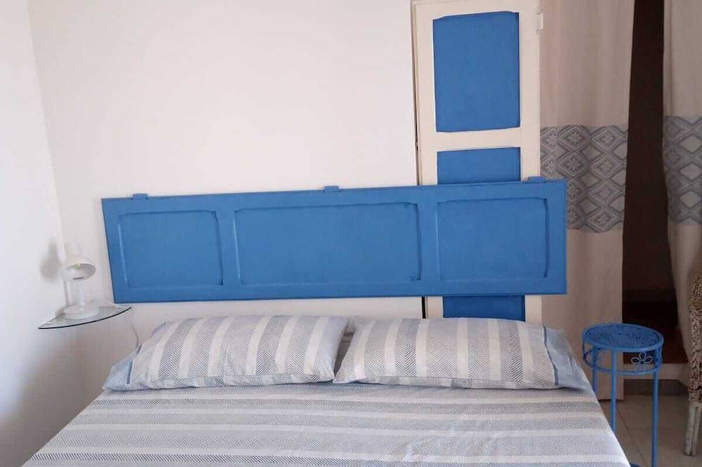 Pula The cottage with a sea view in Porto Columbu, Sarroch