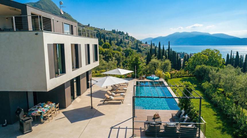 Villa per 8 persone, con giardino e vista lago nonché terrazza a Gardone Riviera