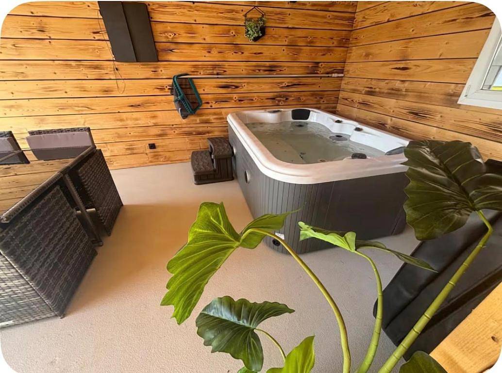 Deluxe Room (2 Adults + 1 Child) in Montaigut-le-Blanc, Région de Besse-et-Saint-Anastaise