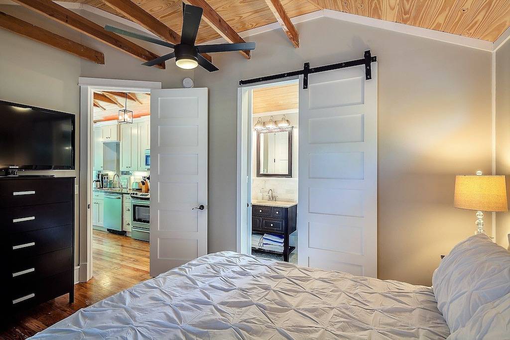 Romantisches Guesthouse - leicht zu Fuß zum historischen St. Aug Downtown - nur renovieren in St. Augustine, St. Johns County