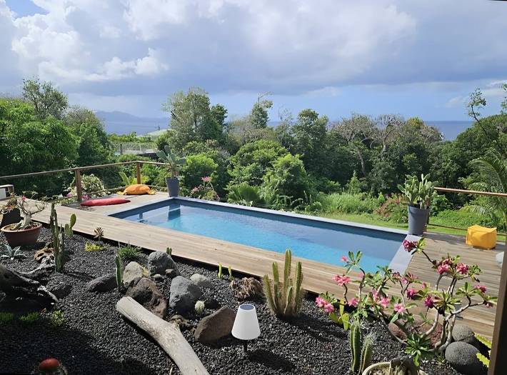 Location de vacances pour 4 personnes, avec jardin ainsi que piscine et terrasse dans Basse-Terre (homonymie) - 2