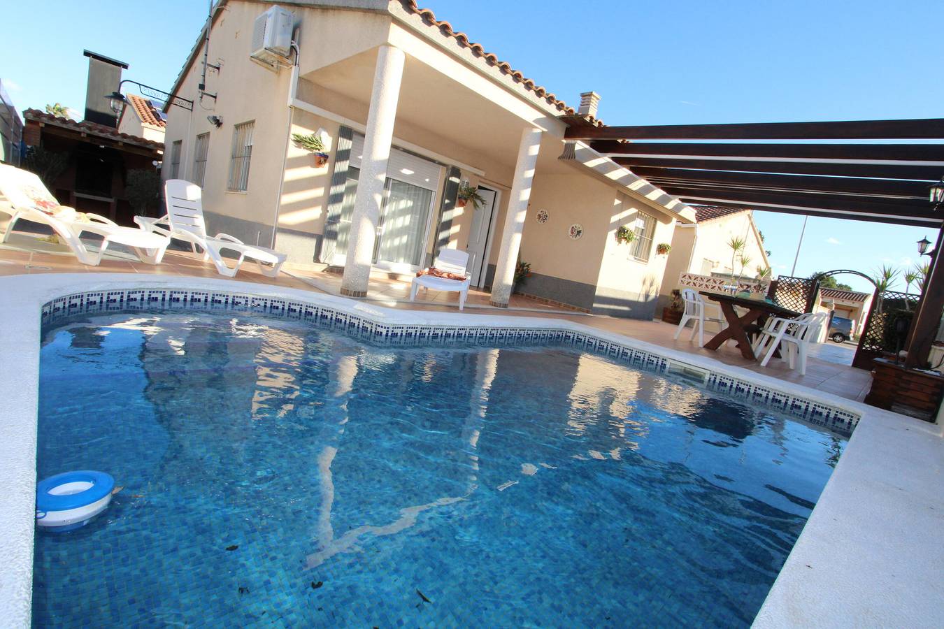 Casa Riu Avall ,I deal fuer Ihren Urlaub am Meer, Witi gratis, optional Klimaanlage, Privatpool, Hunde erlaubt, Hundestrand in Riumar, Delta de l'Ebre