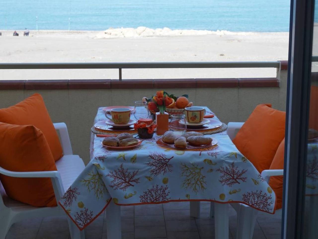 Ganze Wohnung, Seeterrasse in Terme Vigliatore, Messina Provinz