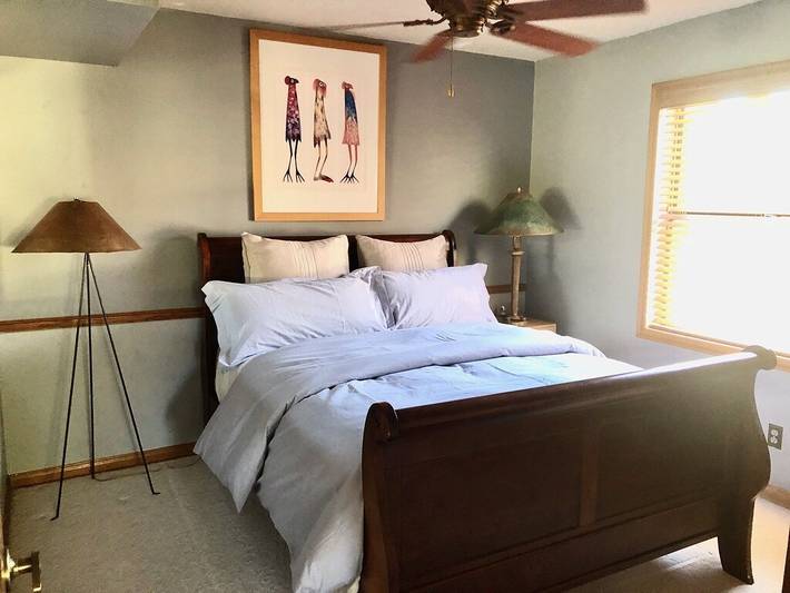 Vacation rental for 12 people, with yard and hot tub in McCormick Ranch