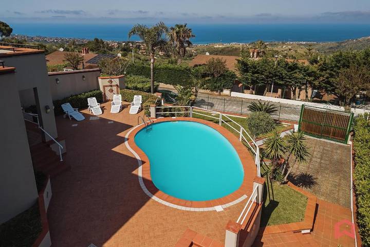 Villa für 8 Personen, mit Terrasse und Garten sowie Pool