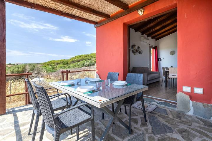 Hel lägenhet, 'Villetta Wild' Apartment with Sea View, Shared Terrace and Air Conditioning in Stintino, Nurra