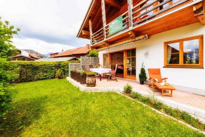 Chalet voor 7 personen, with zwembad and tuin as well as sauna and uitzicht, met huisdier in Oberstdorf