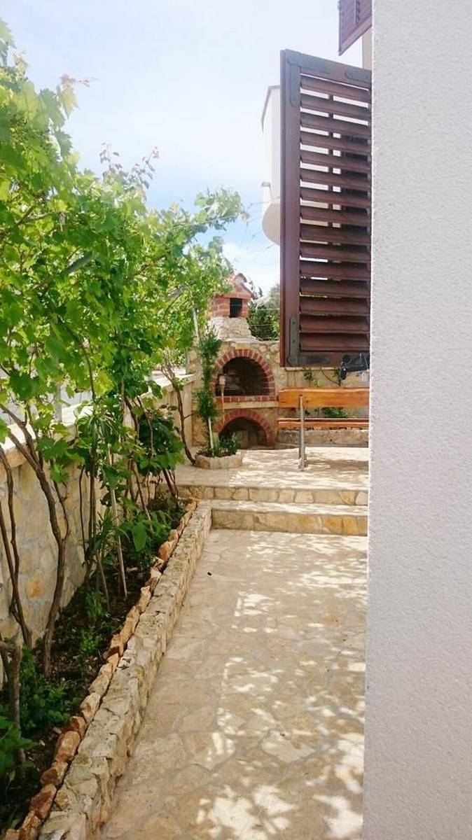 Ganze Wohnung, 2-Zimmer-Ferienwohnung mit Terrasse und Meerblick Vrsi - Mulo, Zadar A-18849-a in Mulo, Vrsi